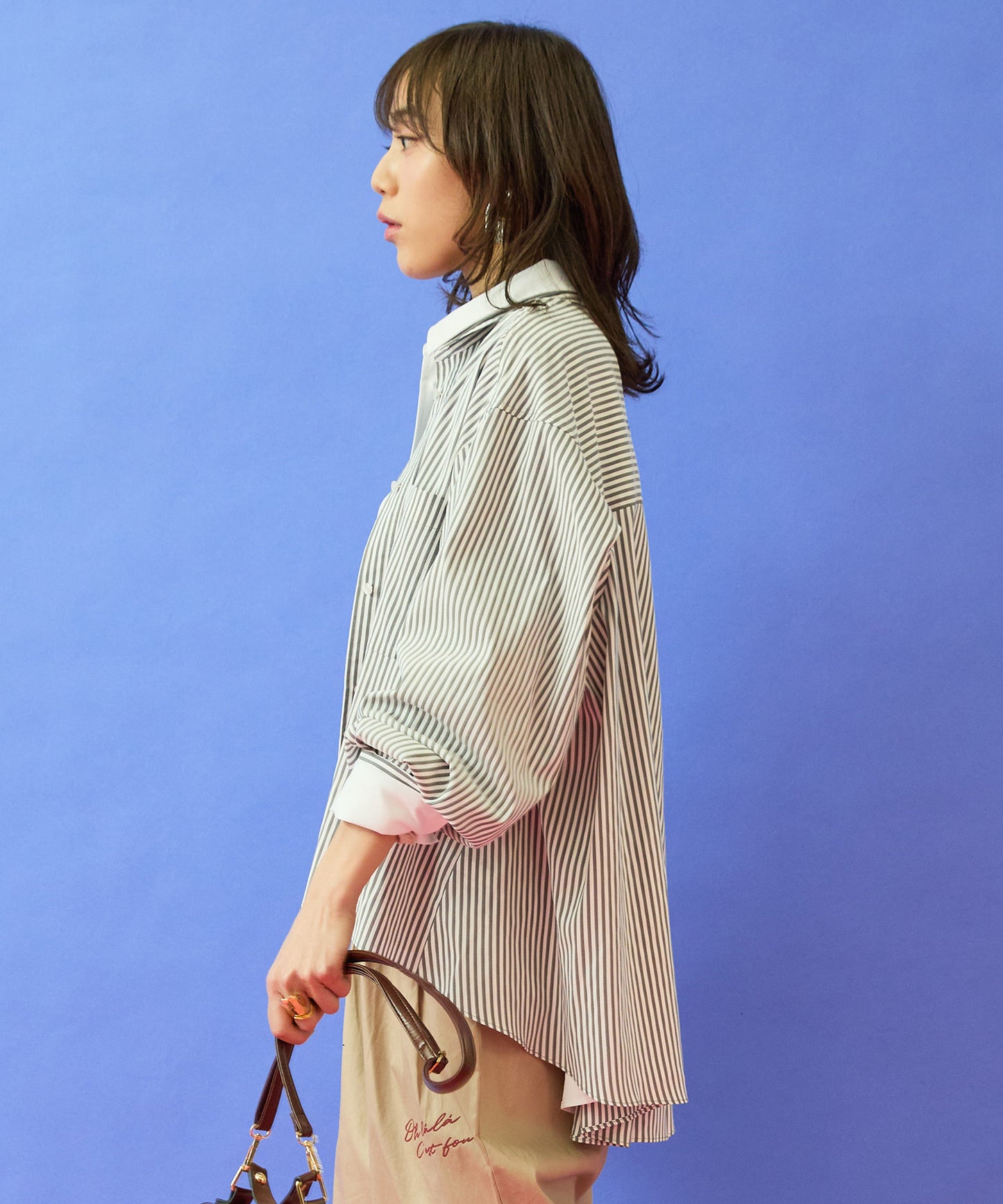 【FONT LAB】バックロゴフレアシャツ