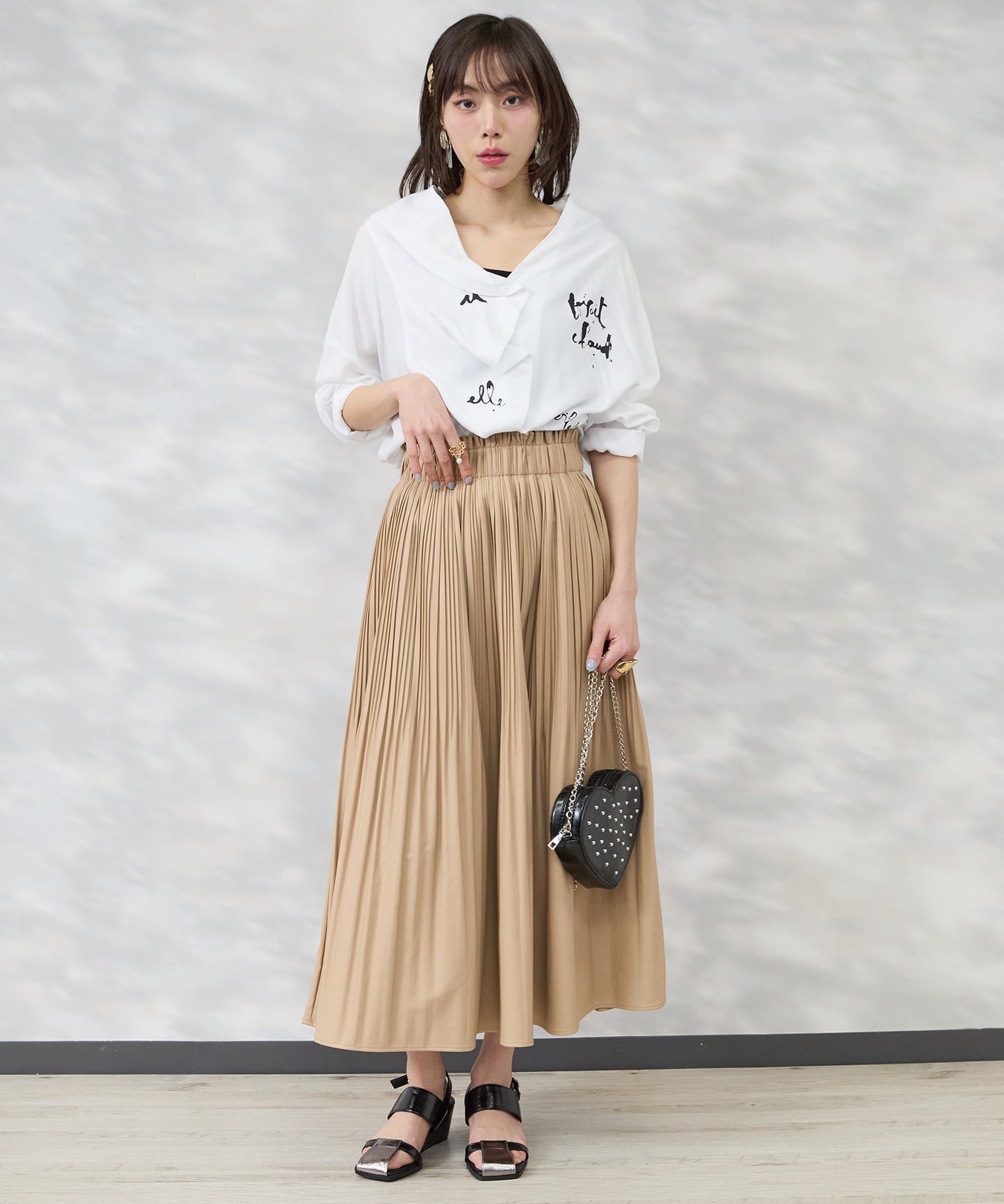 【SKFK】アシンメトリーラッフルデザインペイントシャツ