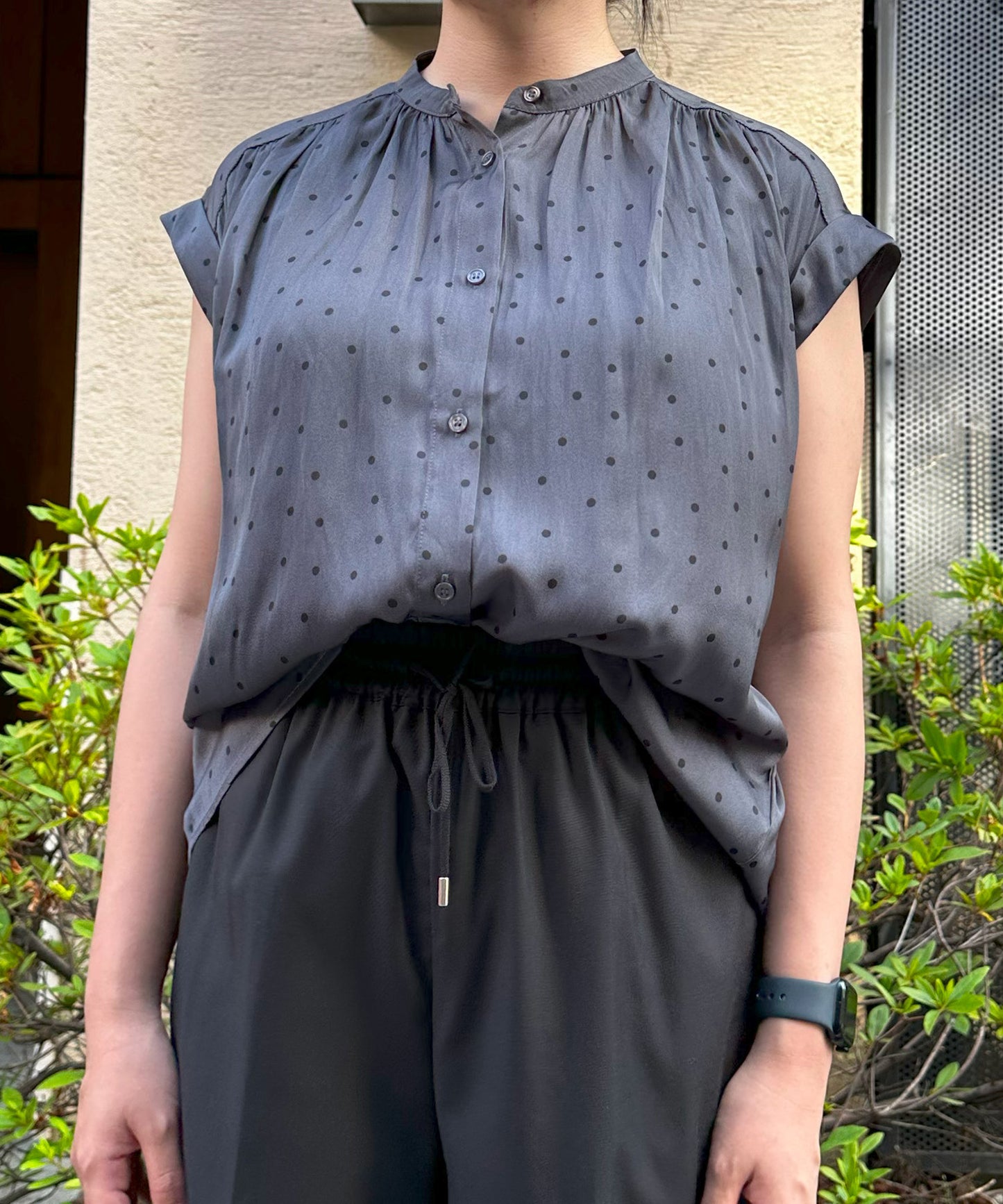 【INNOWAVE】サテンドットプリントブラウス