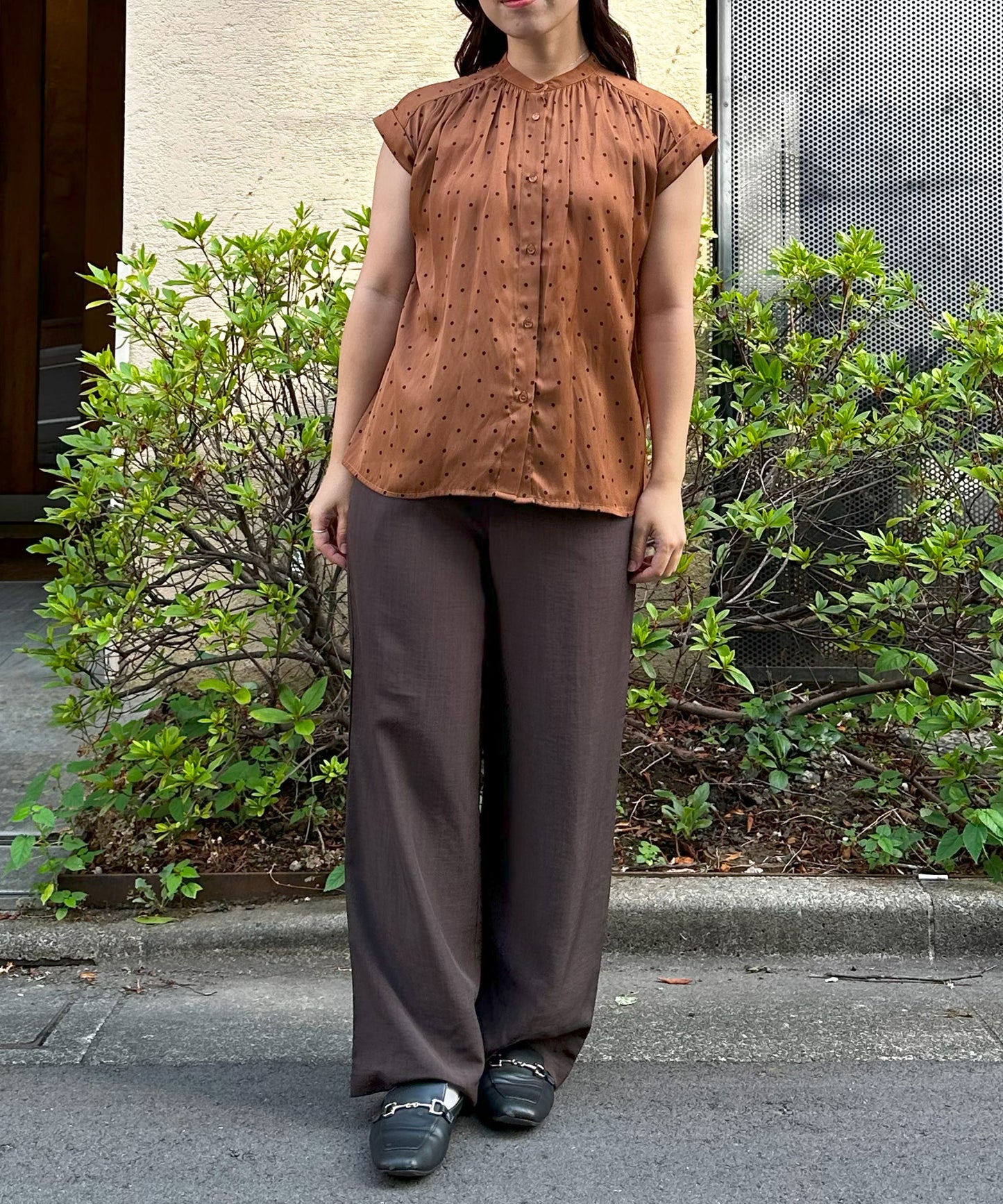 【INNOWAVE】サテンドットプリントブラウス