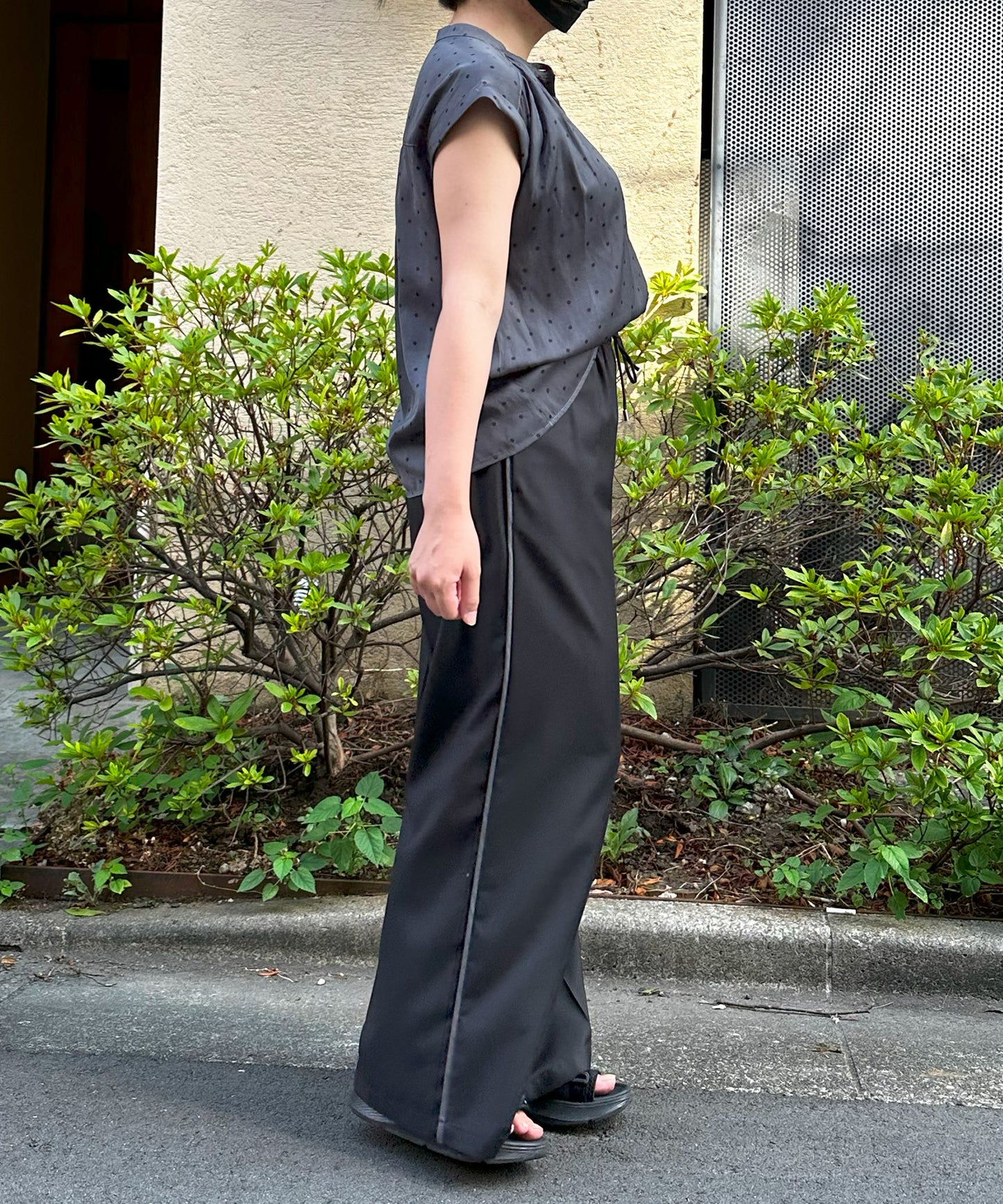 【INNOWAVE】サテンドットプリントブラウス