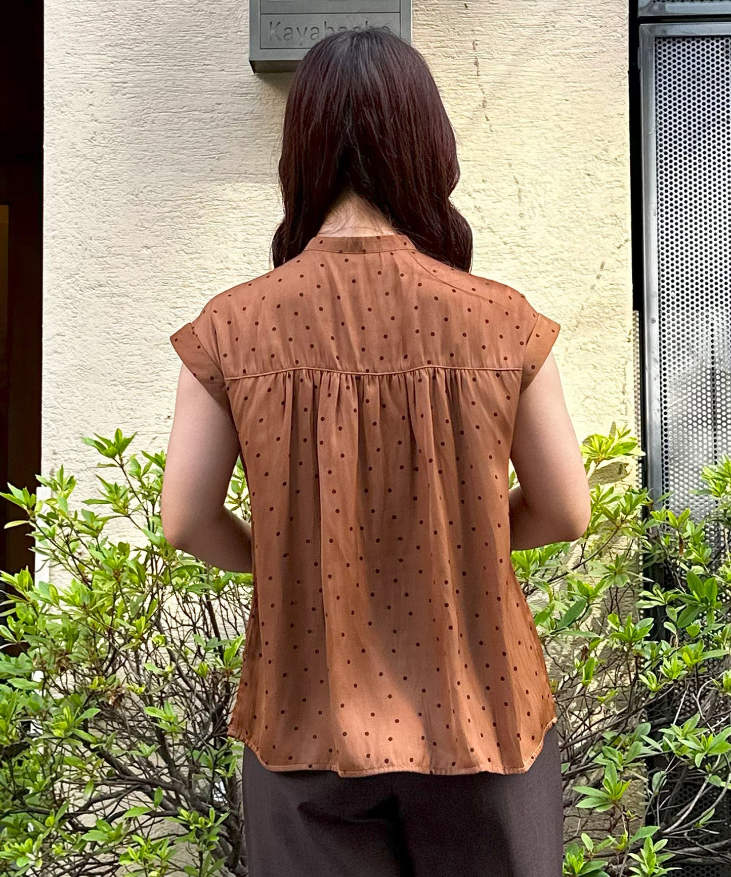 【INNOWAVE】サテンドットプリントブラウス