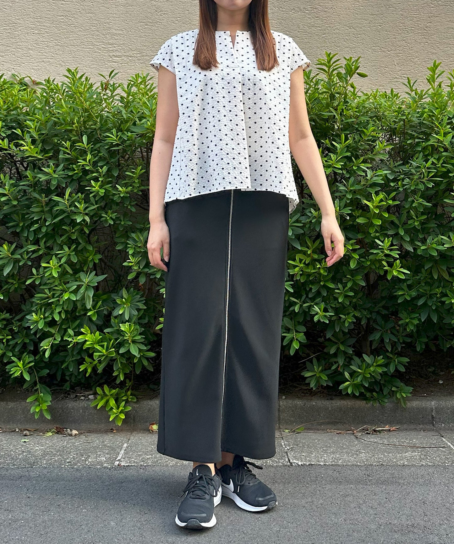 【INNOWAVE】フロントタックドットサッカーブラウス