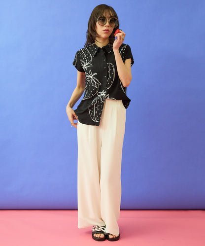 【mademoiselle YEYE】モノトーンストロベリープリントシャツ