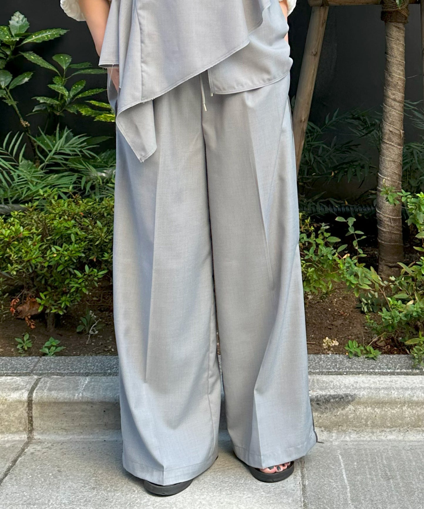 【INNOWAVE】サイドラインイージーパンツ