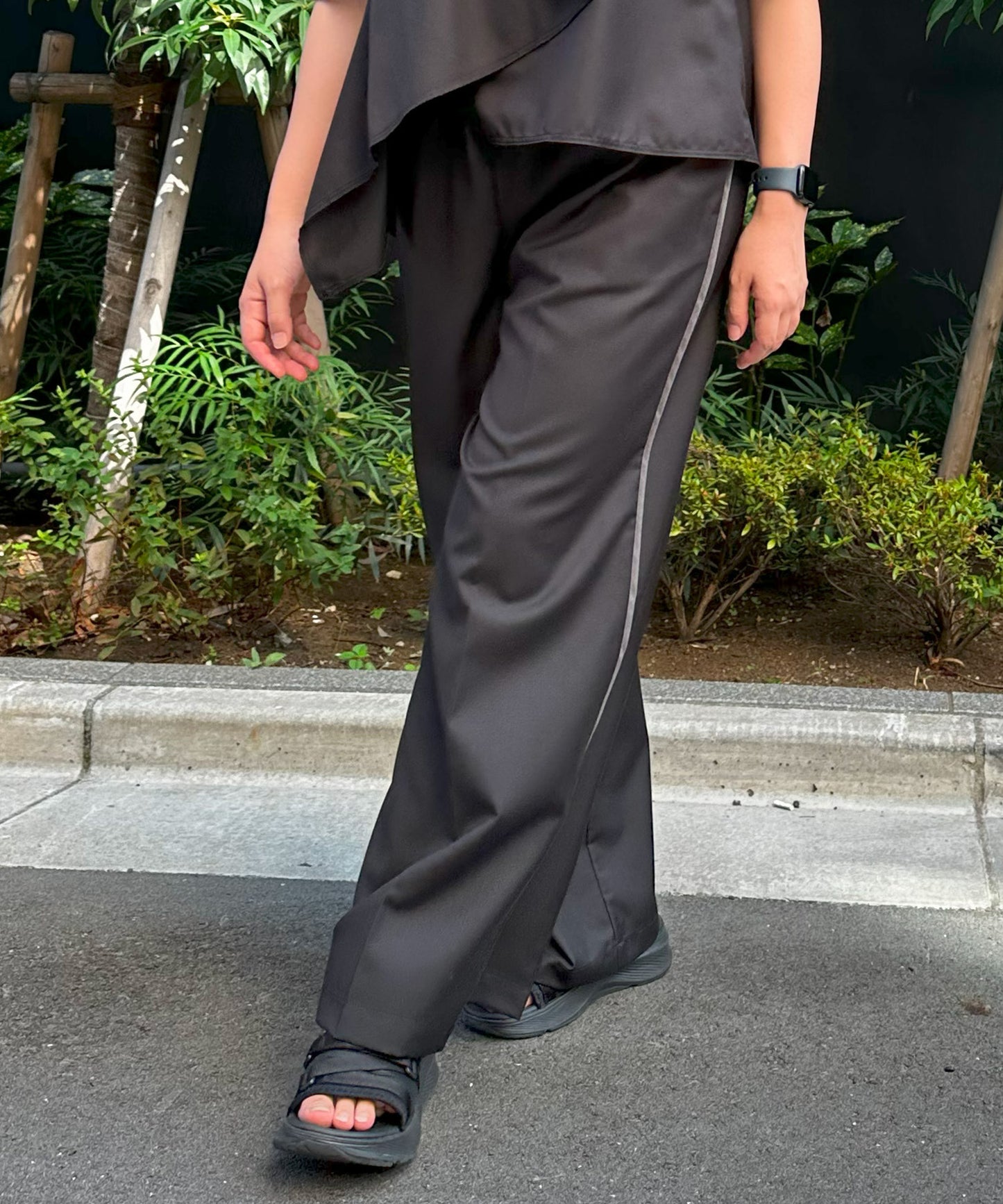 【INNOWAVE】サイドラインイージーパンツ