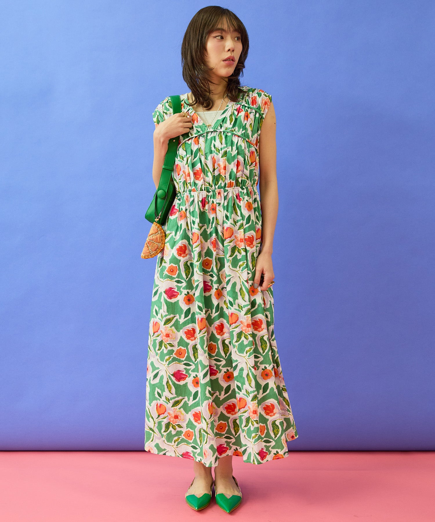 【the Korner】フラワープリントVネックワンピース