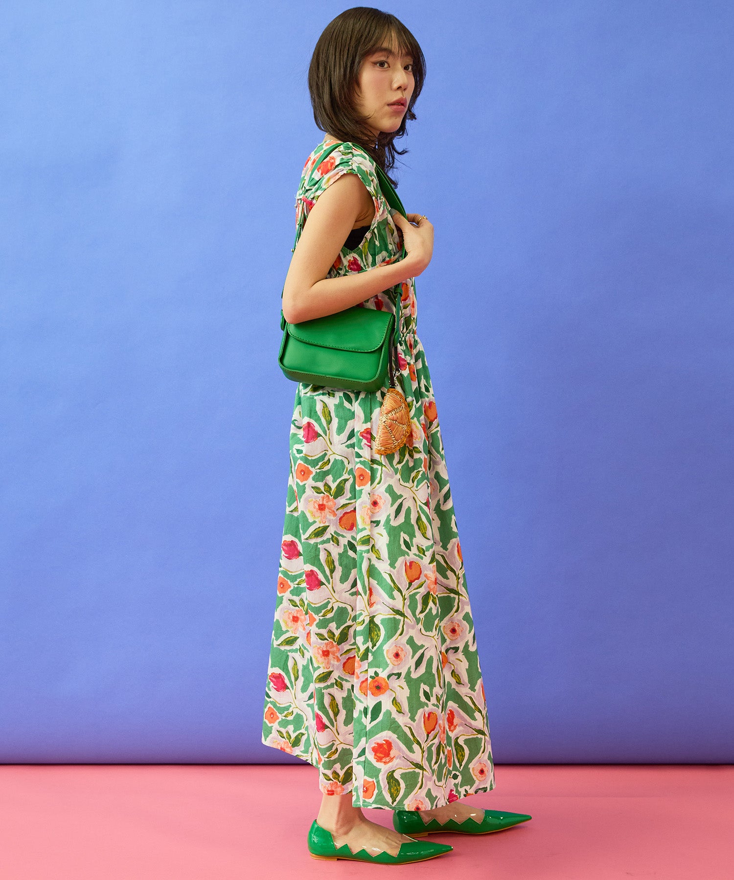 【the Korner】フラワープリントVネックワンピース