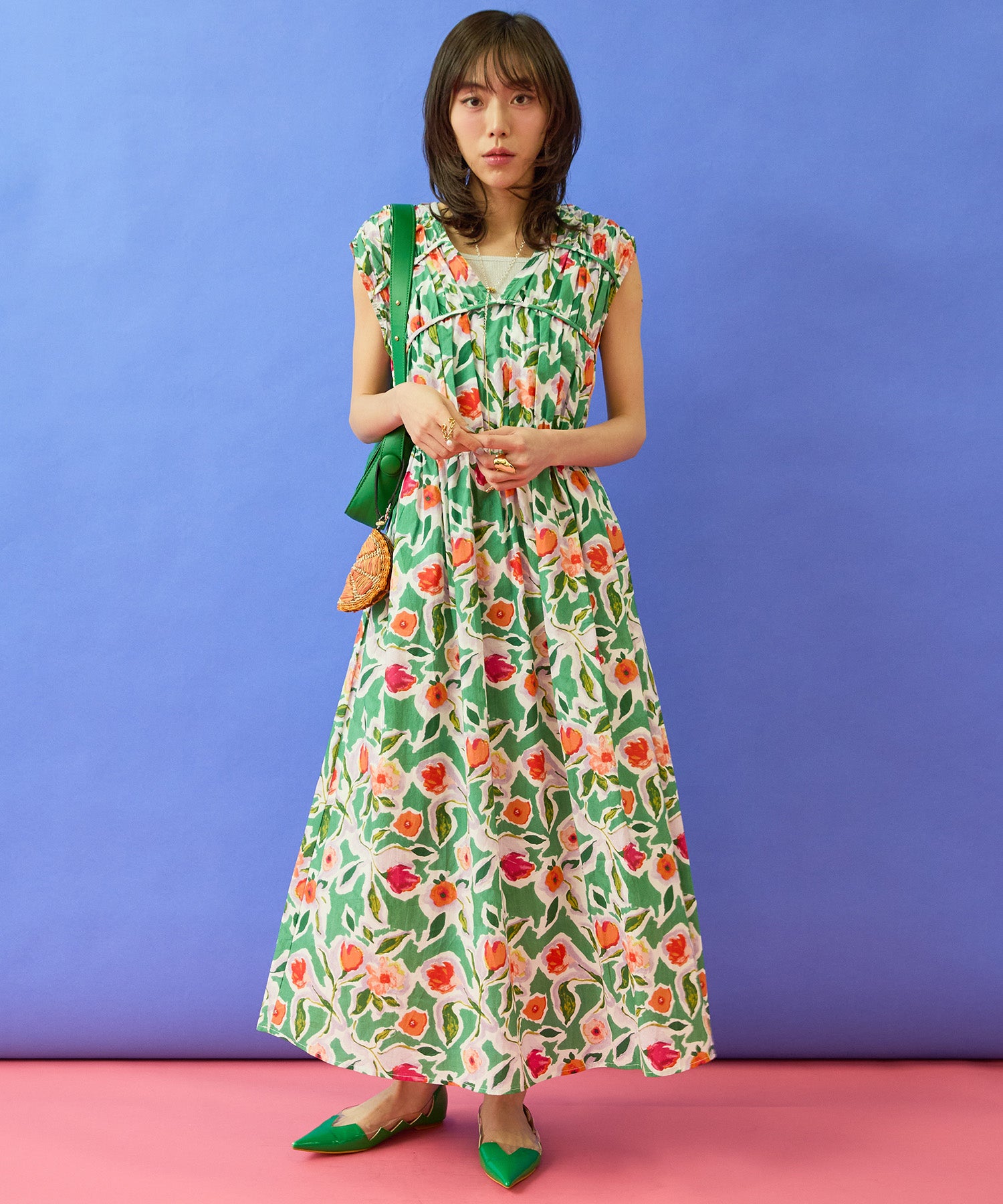 【the Korner】フラワープリントVネックワンピース