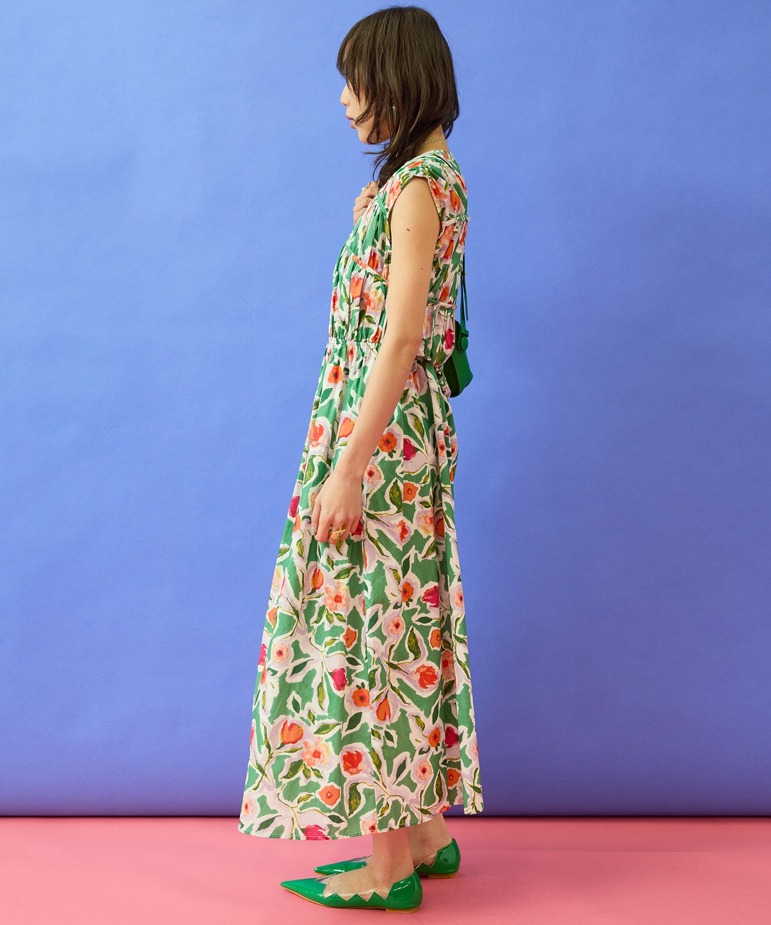 【the Korner】フラワープリントVネックワンピース