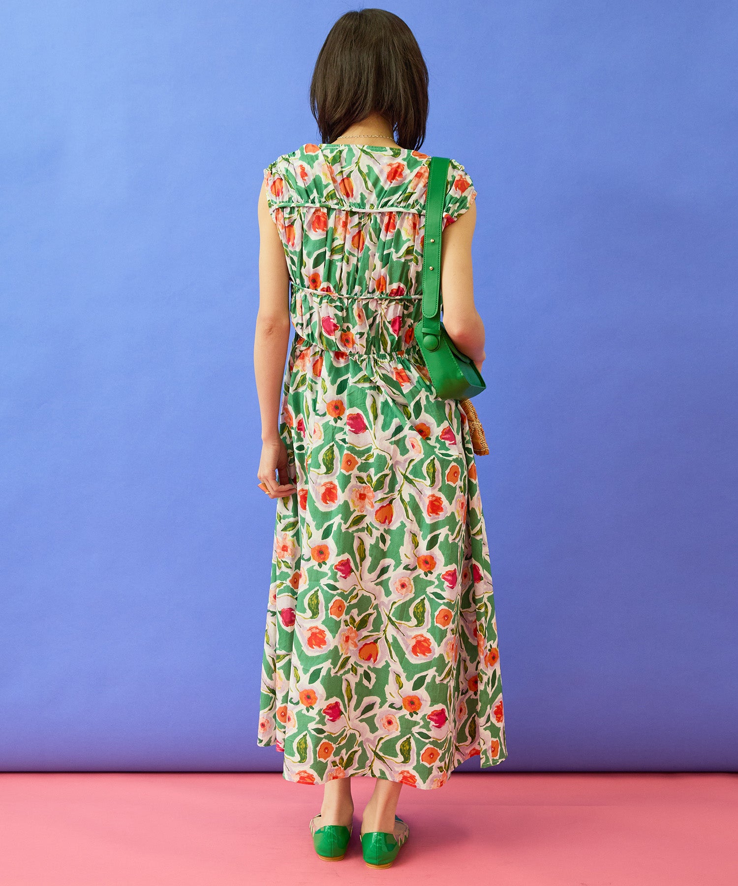 【the Korner】フラワープリントVネックワンピース