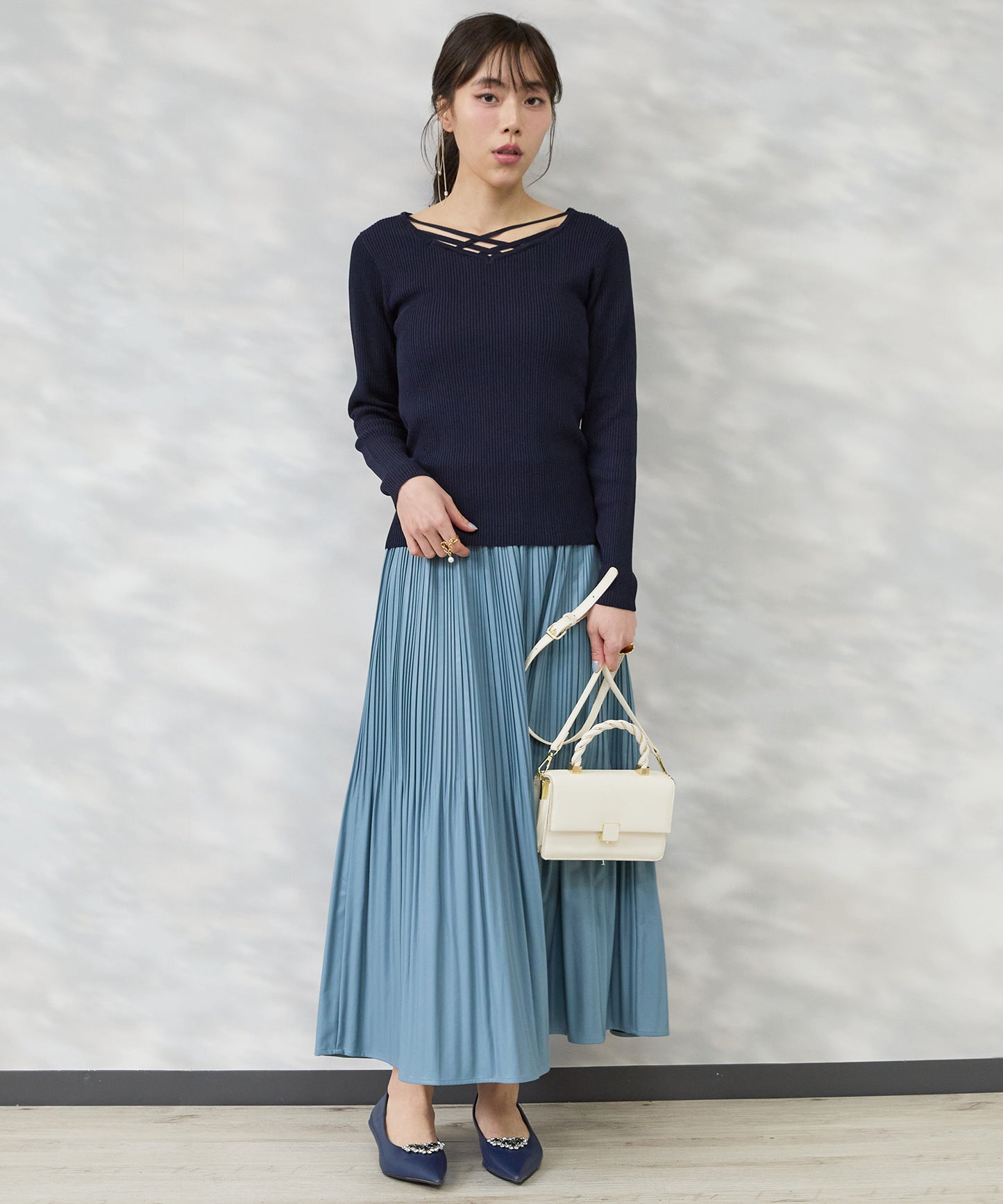 【JETSET SOLO PLUS】ダイヤモンドネックリブニット