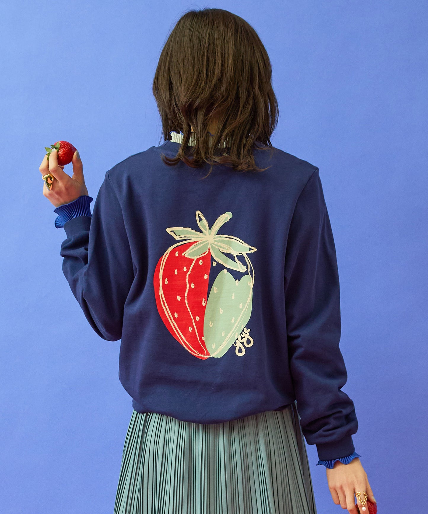 【mademoiselle YEYE】ストロベリーアートプリントスウェット