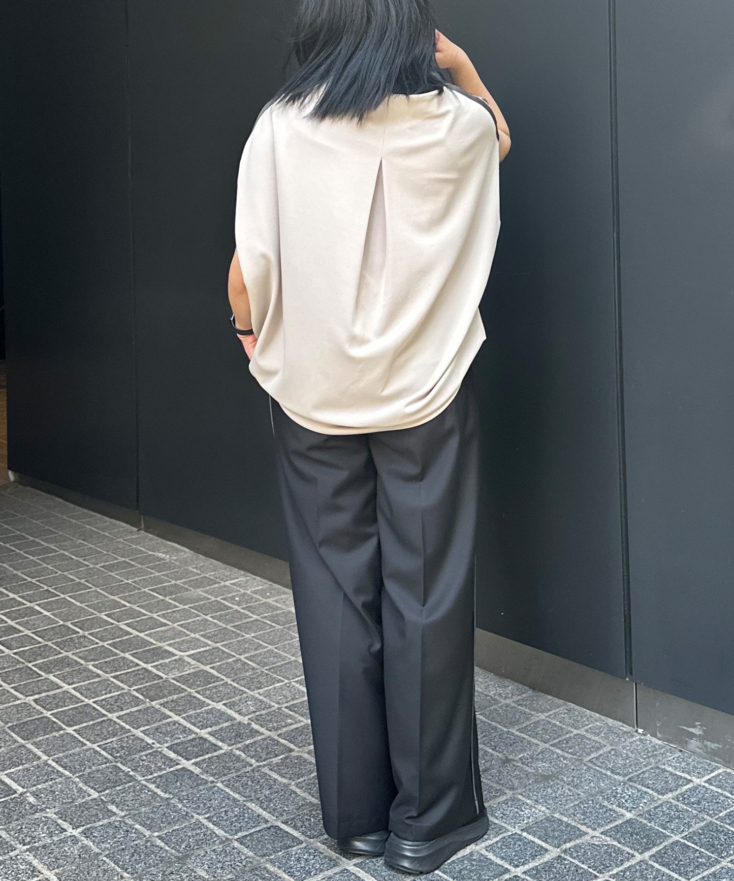 【qout】ショルダーラインジョーゼットカットソー