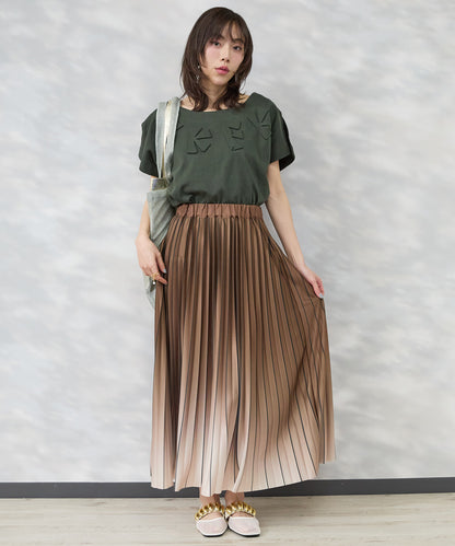 【SKFK】エンボスロゴTシャツ