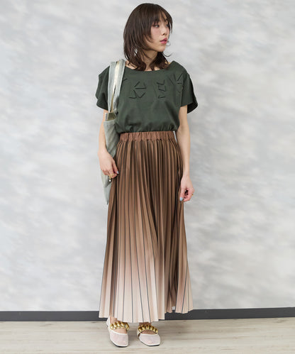 【SKFK】エンボスロゴTシャツ