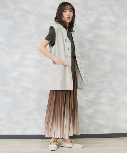 【SKFK】エンボスロゴTシャツ