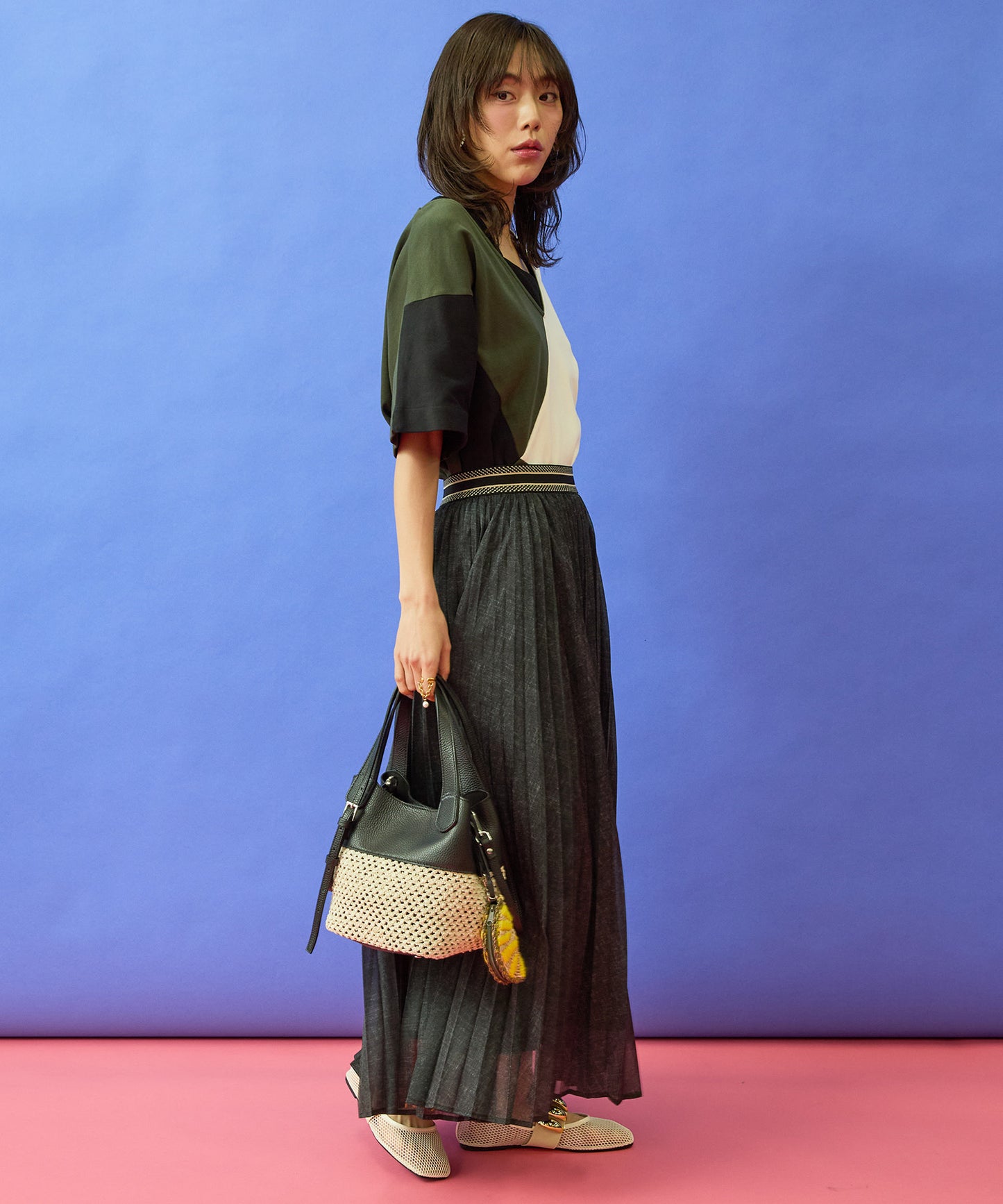 【SKFK】カラーブロック深VネックTシャツ