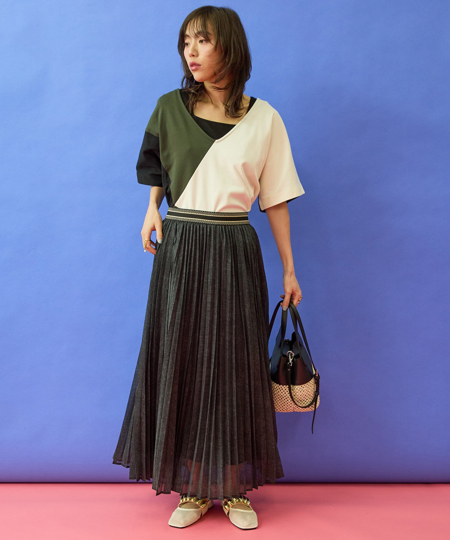 【SKFK】カラーブロック深VネックTシャツ