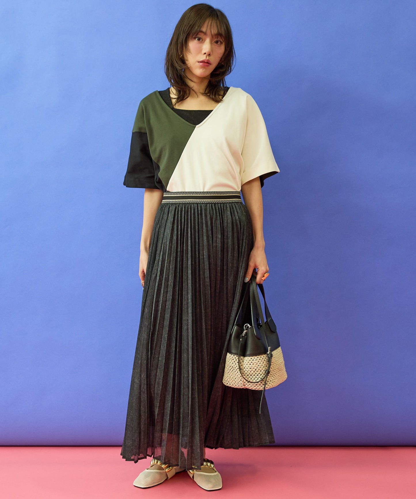 【SKFK】カラーブロック深VネックTシャツ