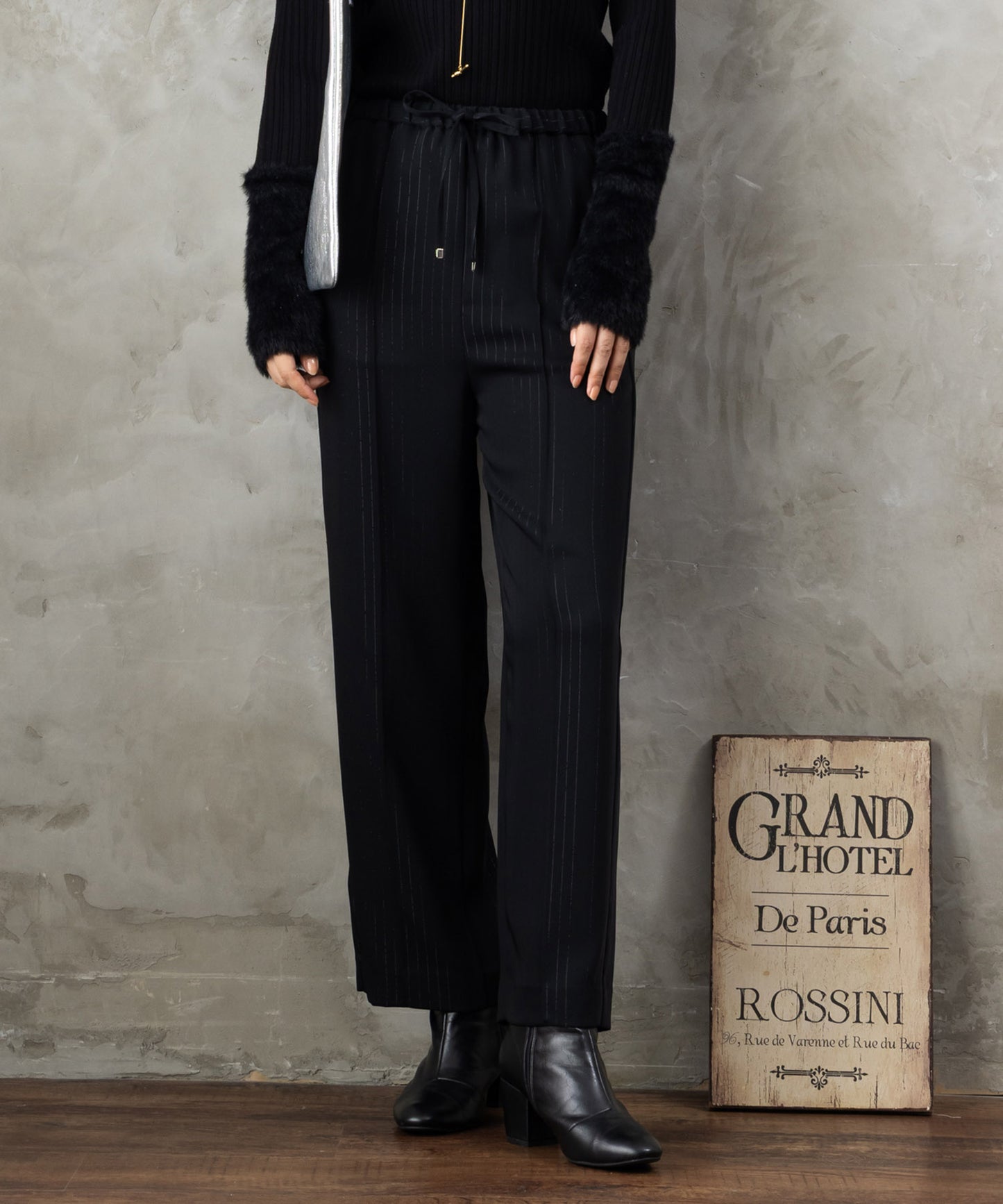 12-1898【JETSET SOLO PLUS】ラメピンストライプイージーパンツ