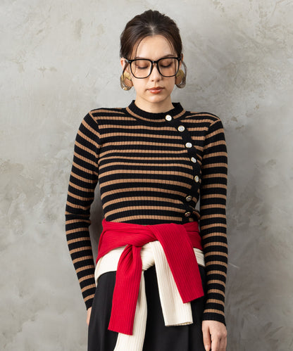 51-5650【FONT LAB】アシンメトリー釦ハイネックリブニット