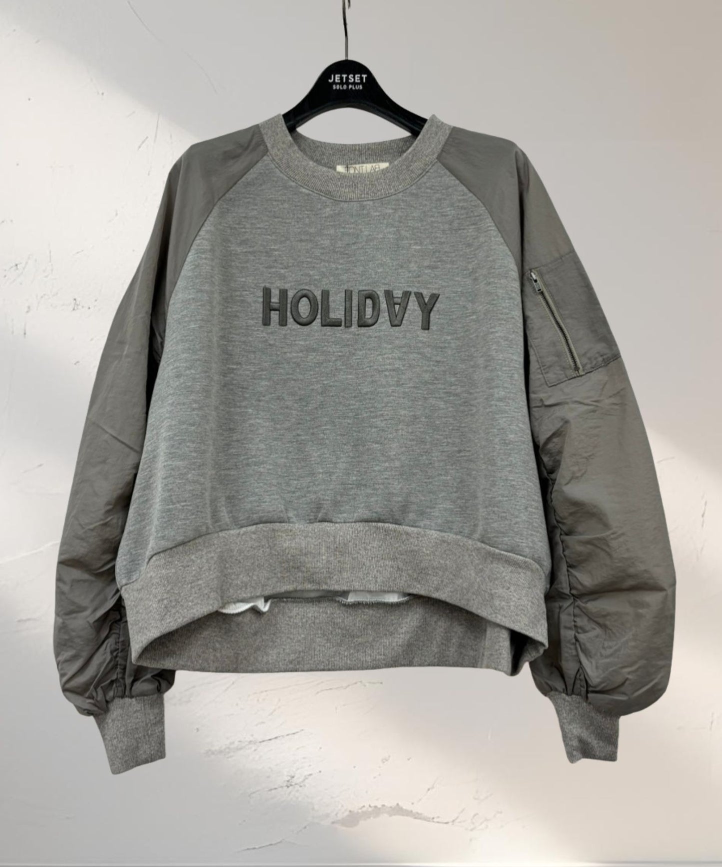 61-5850【FONT LAB】異素材コンビエンブロイダリーロゴスウェット