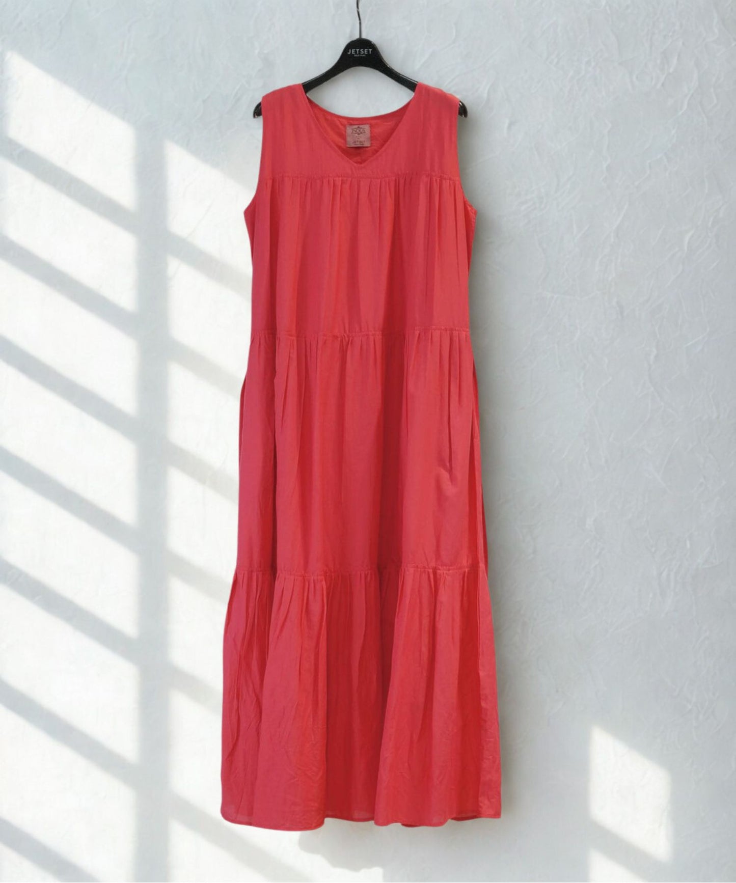 【INDUS luxury for JETSET SOLO PLUS】Vネックティアードワンピース