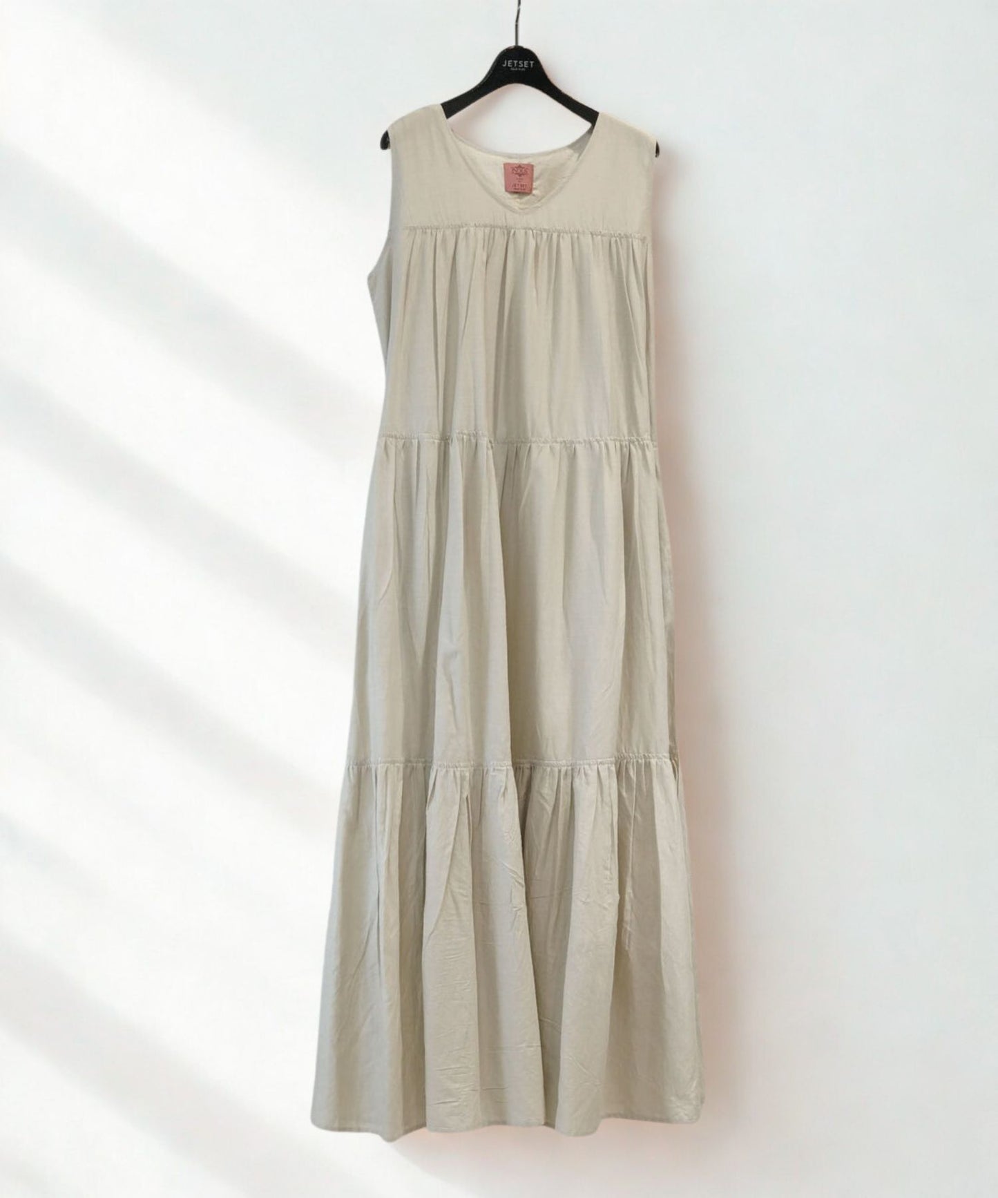 【INDUS luxury for JETSET SOLO PLUS】Vネックティアードワンピース