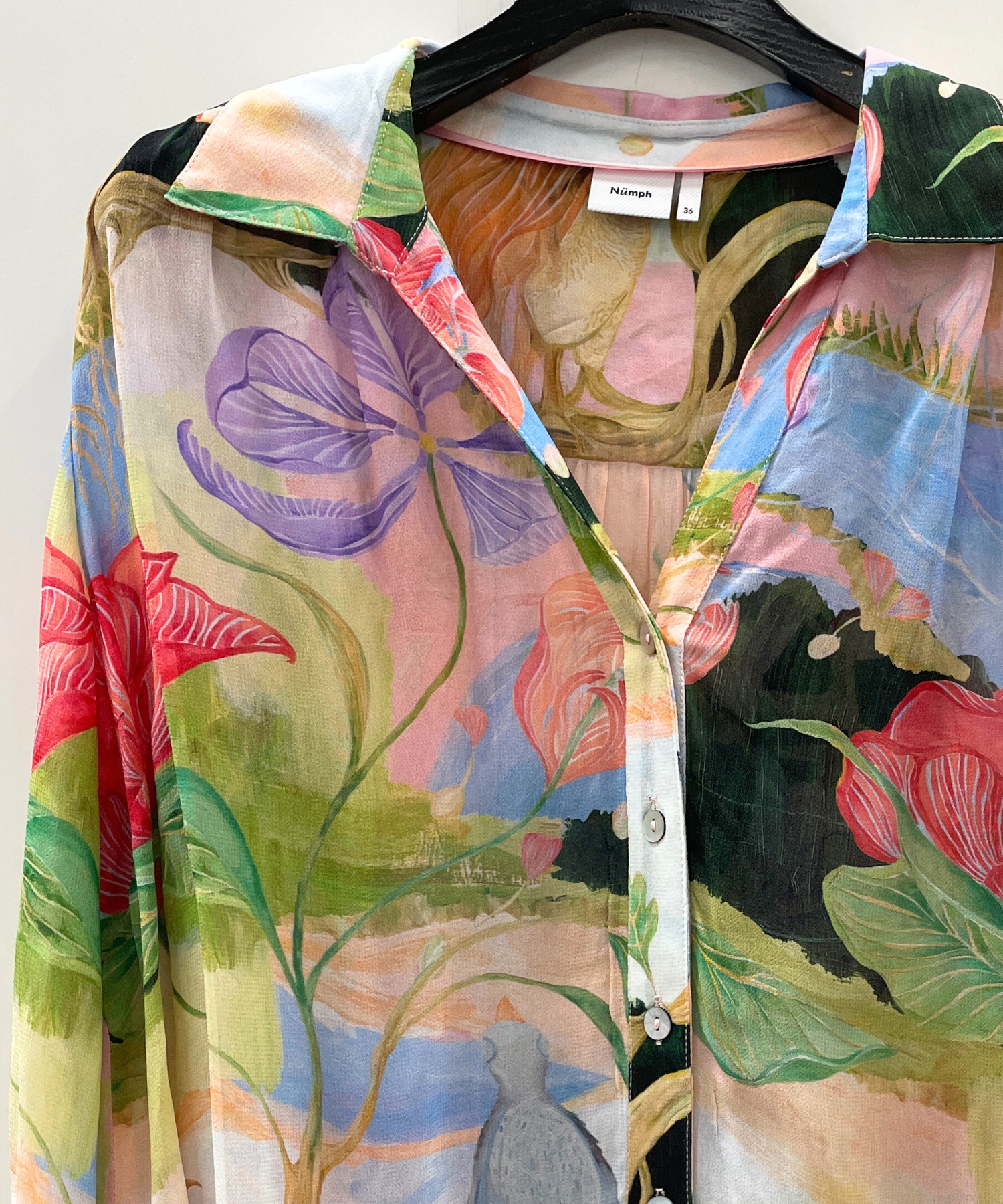 【NUMPH】GLIMMERS OF JOYプリントシャツ