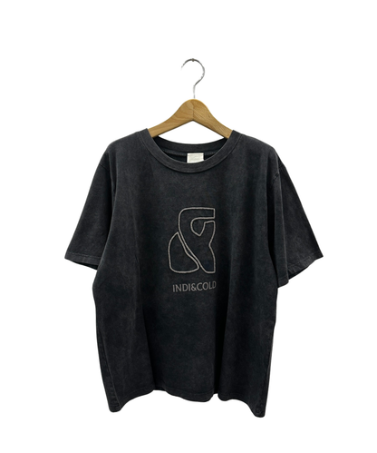 indi&cold ロゴエンブロイダリーTシャツ