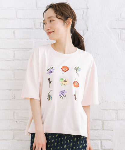 NUMPH オーガニックコットンフラワーエンブロイダリーTシャツ