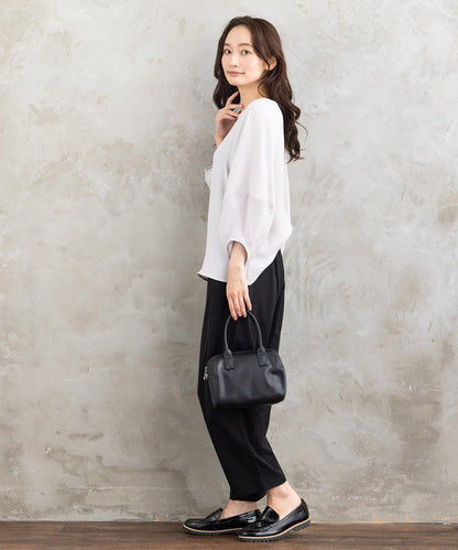 ダブルバックサテンブラウス