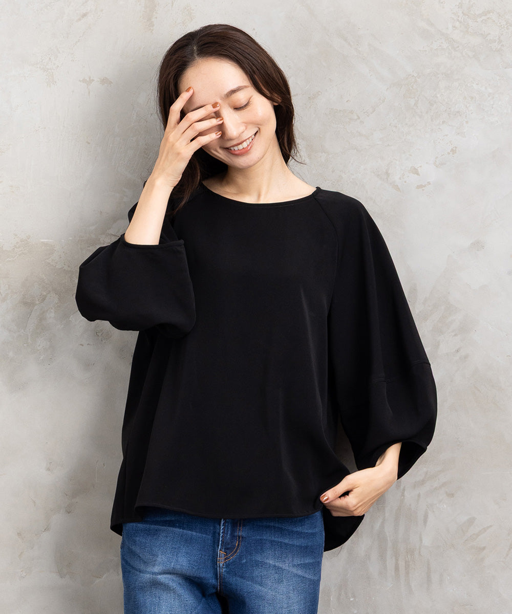 ダブルバックサテンブラウス