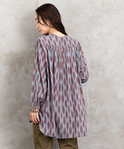 INDESIGN MIXプリントバンドカラーブラウス