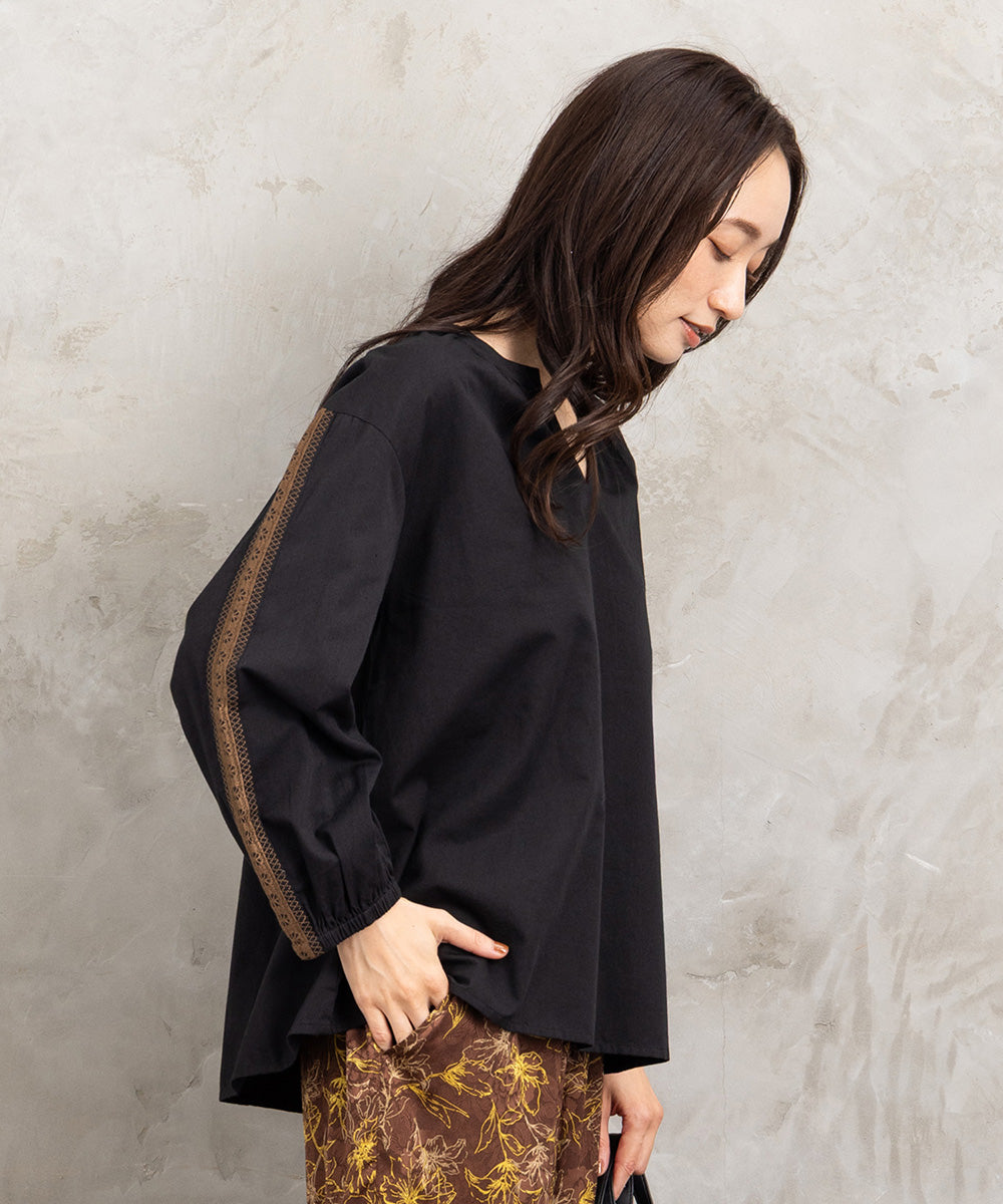 INDESIGN チロリアンテープエンブロイダリーブラウス