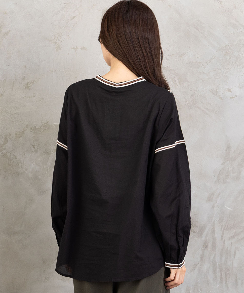 INDESIGN コードエンブロイダリーバンドカラーブラウス