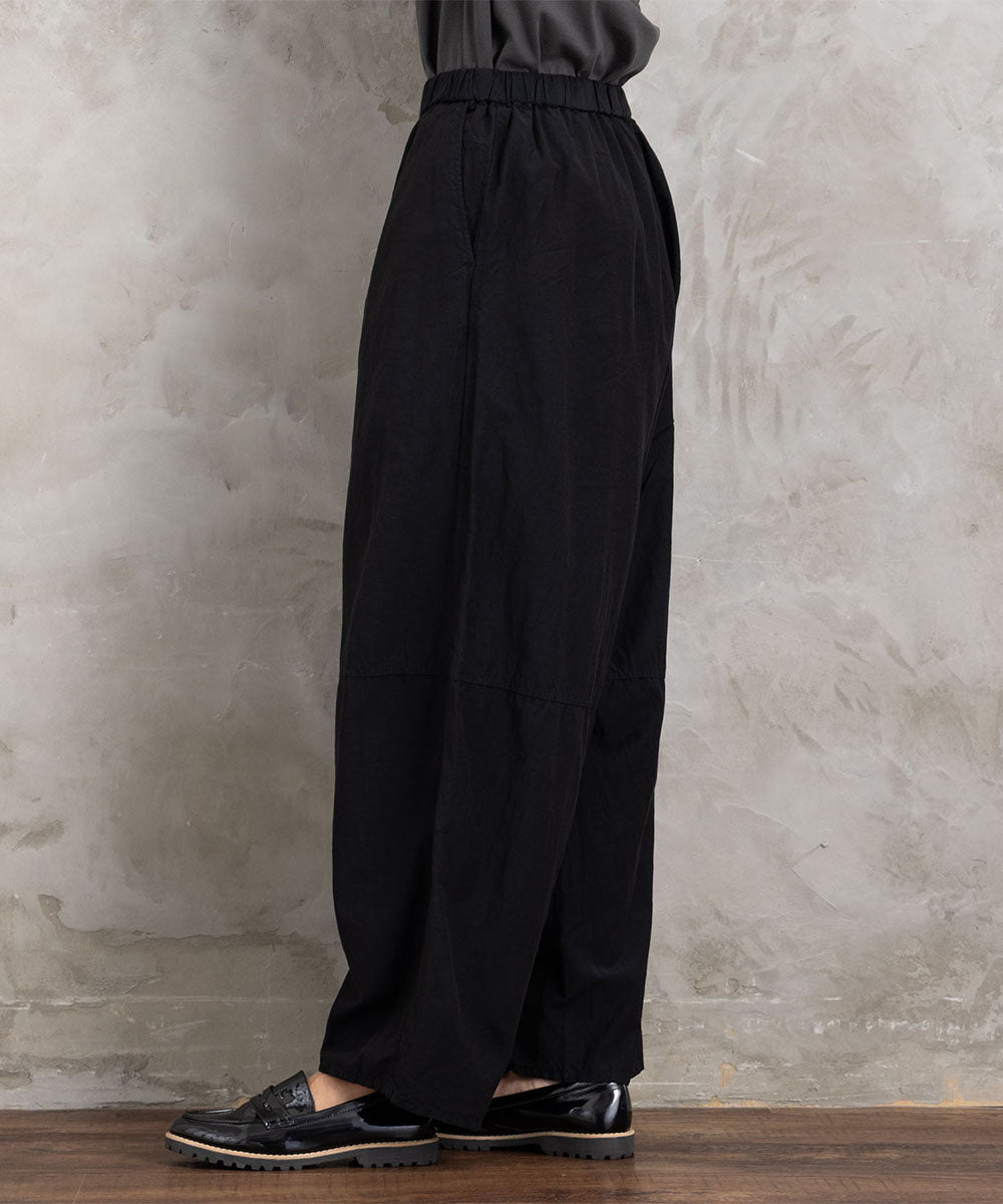 LIYOCA [30th]キュプラ混カーブパンツ