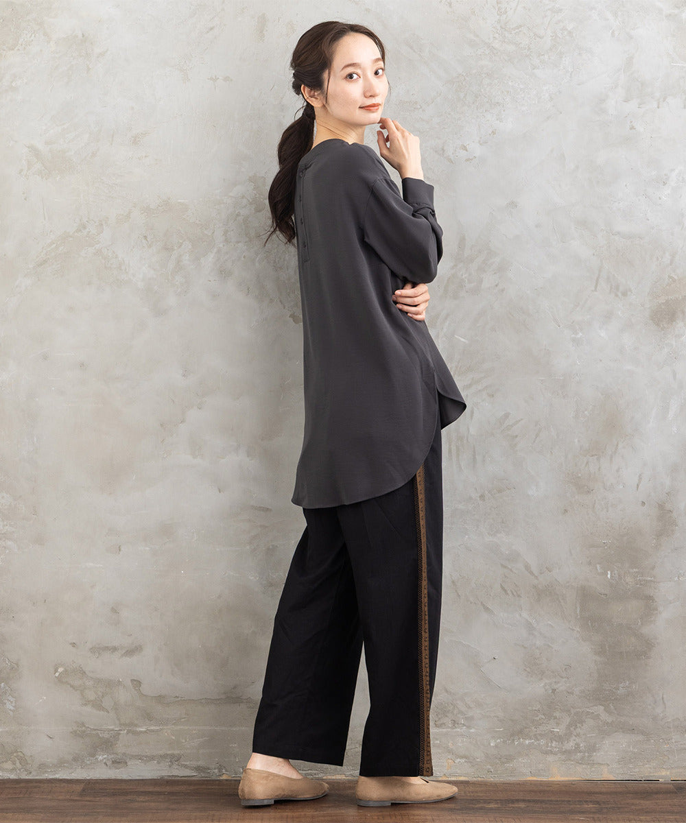 21号(6L～) INDESIGN チロリアンテープエンブロイダリーラインパンツ