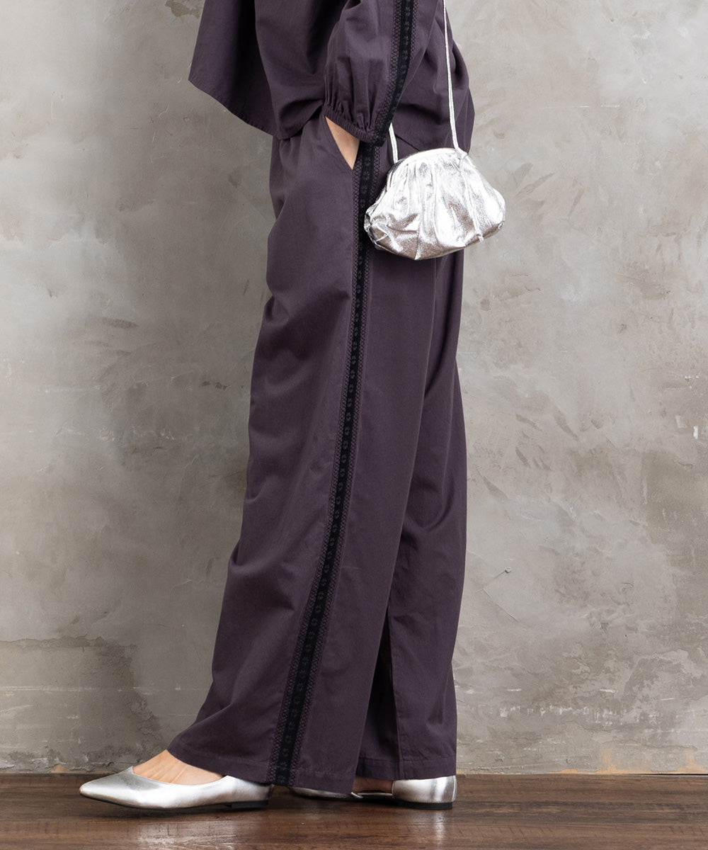 INDESIGN チロリアンテープエンブロイダリーラインパンツ