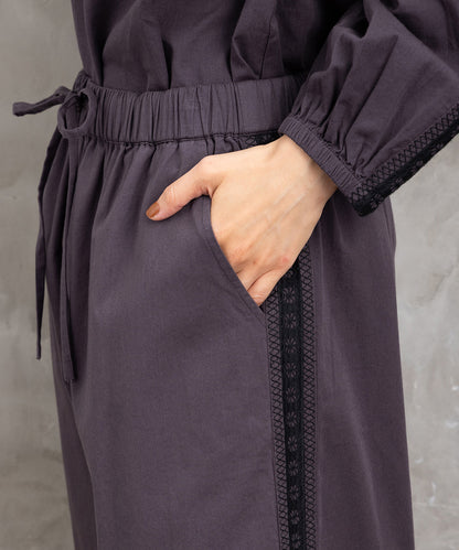 21号(6L～) INDESIGN チロリアンテープエンブロイダリーラインパンツ