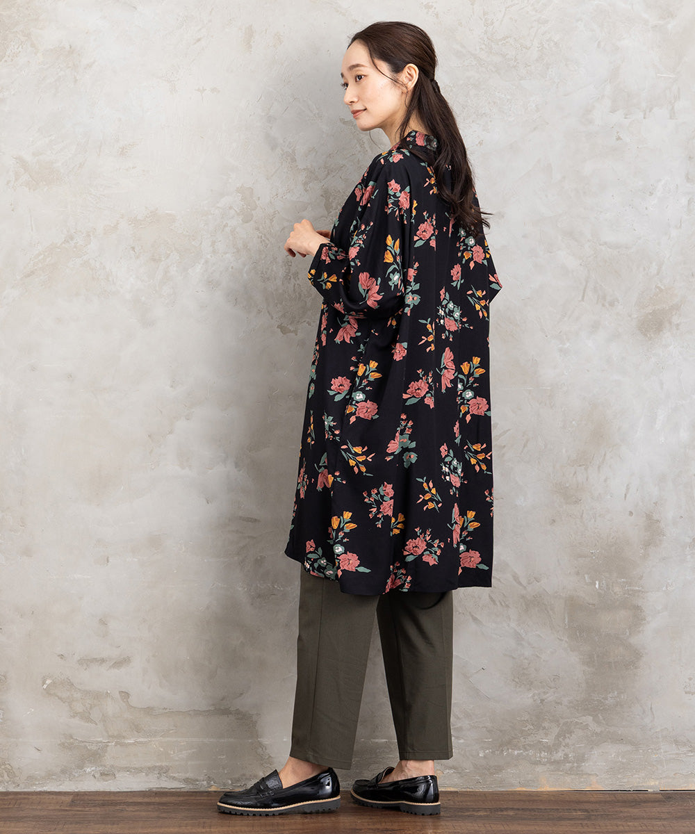 トロピカルウールセンタープレステーパードパンツ