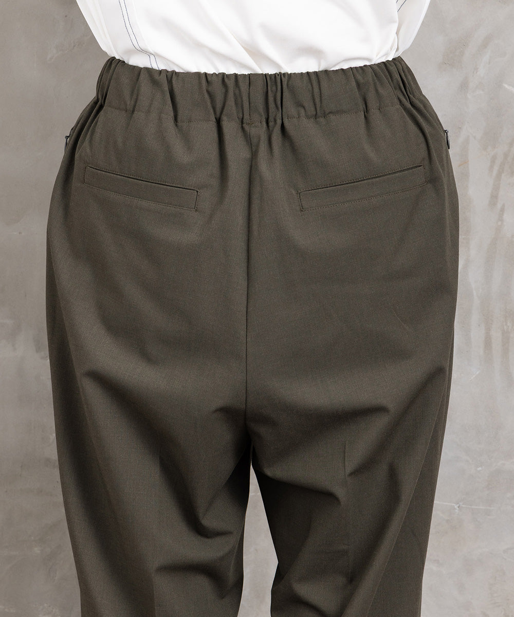 トロピカルウールセンタープレステーパードパンツ