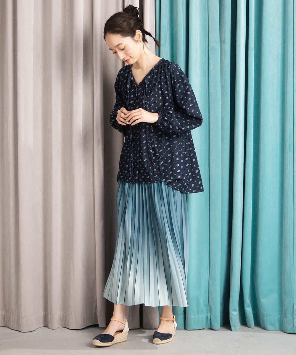 グラデーションプリーツスカート