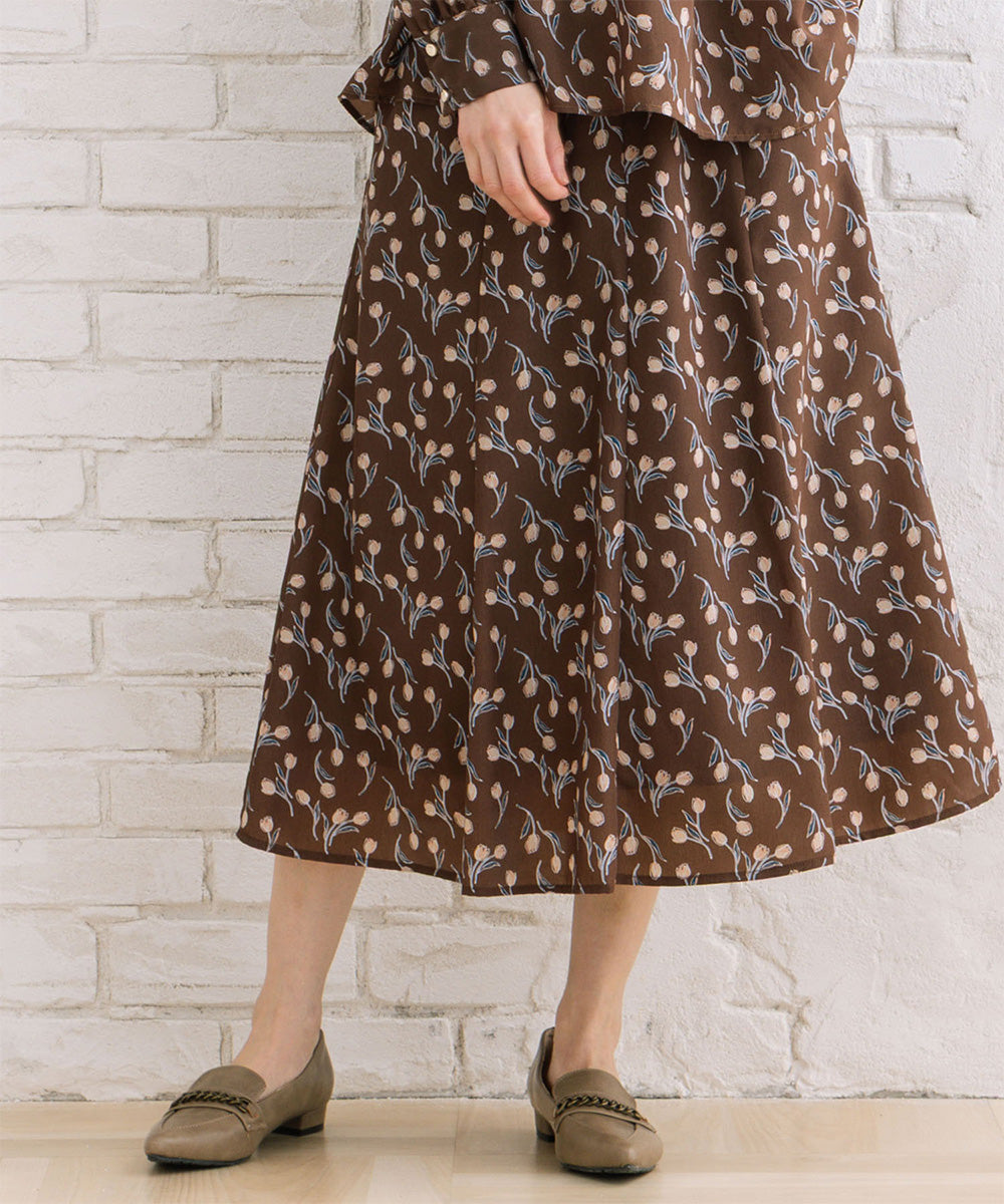 パウダーサテンチューリッププリントスカート