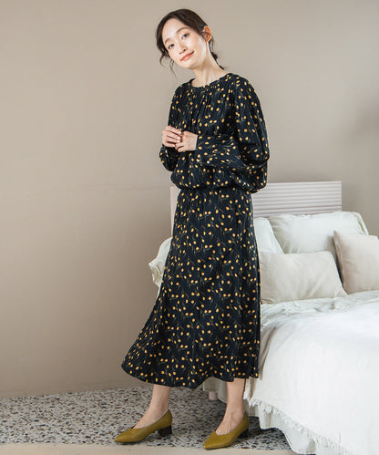 パウダーサテンチューリッププリントスカート