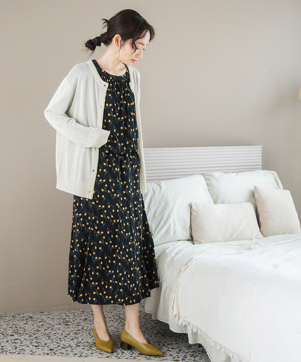 パウダーサテンチューリッププリントスカート