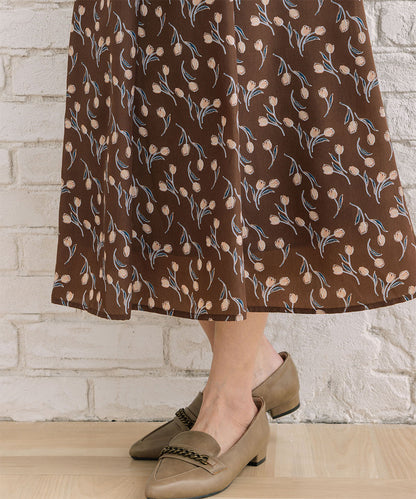 パウダーサテンチューリッププリントスカート