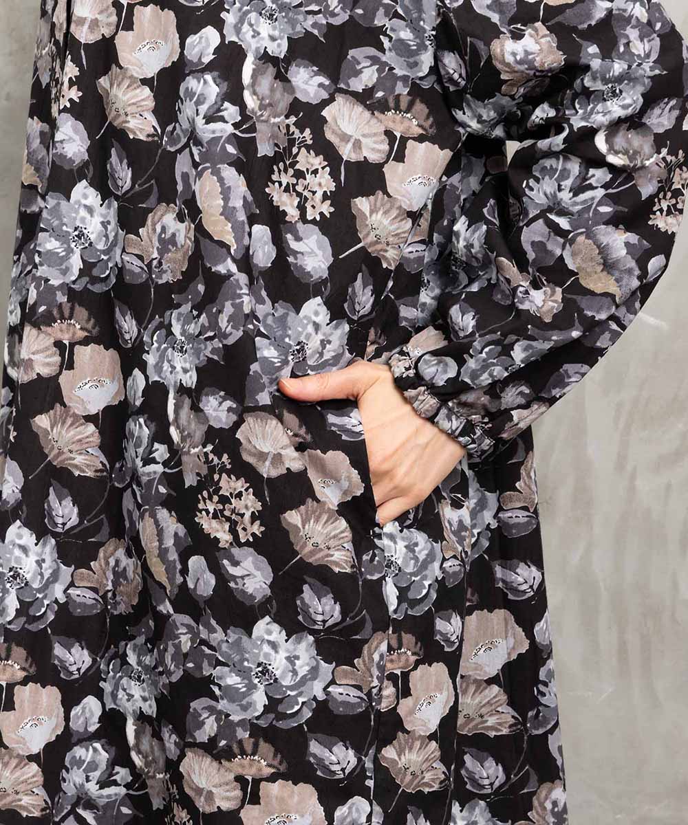 スプレッドフラワープリントチュニック