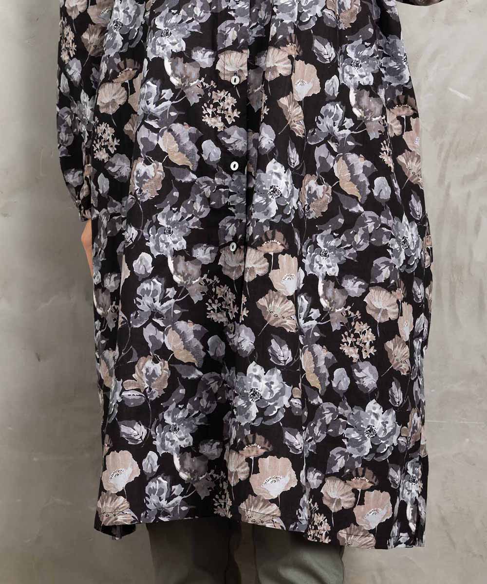 スプレッドフラワープリントチュニック